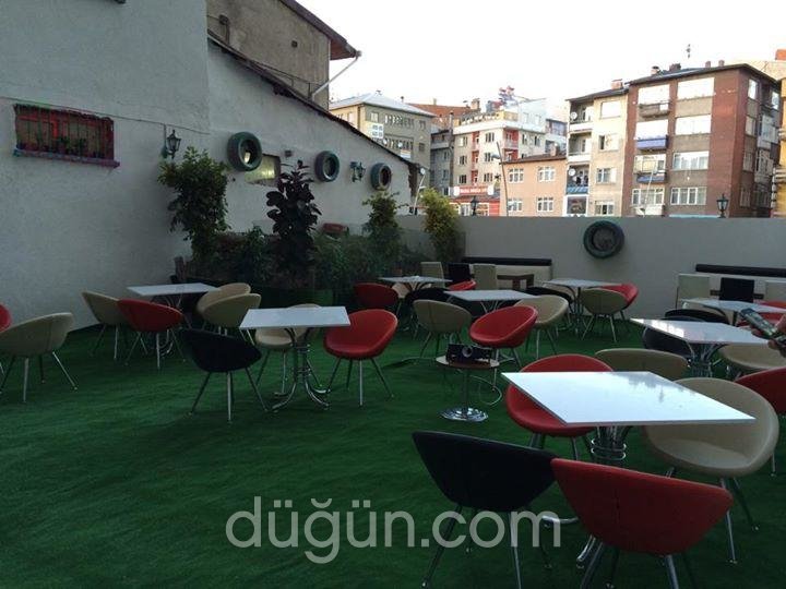 Papyon Cafe & Bistro