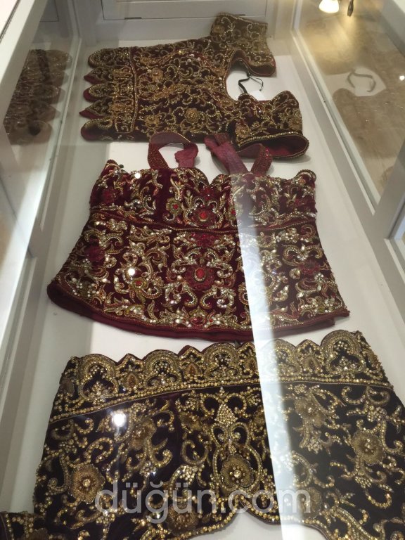 Lana Qarash Boutique