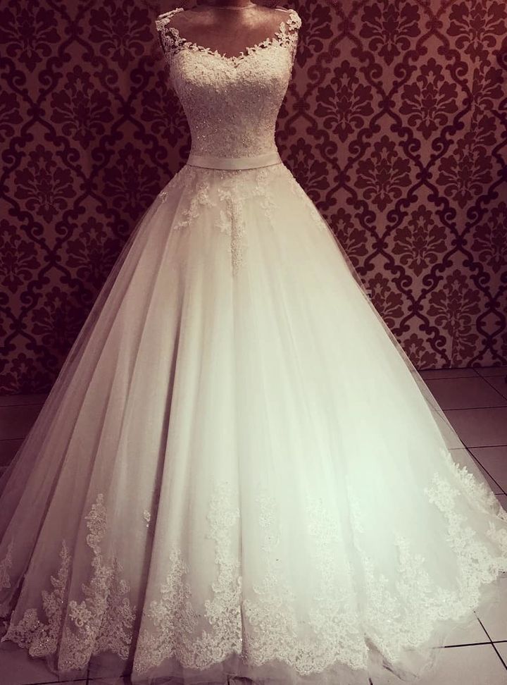 SMR 9 A Kesim Sırt Dekolteli V Yaka Gelinlik