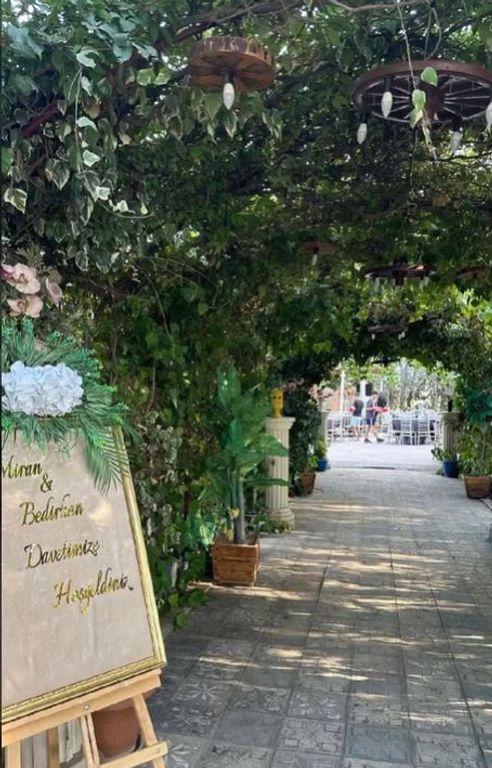 Rose Garden Kır Bahçesi