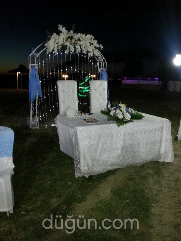 Emyr Beach Restaurant