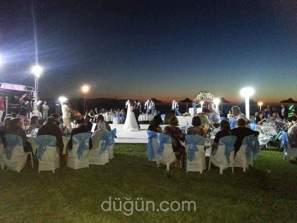 Emyr Beach Restaurant