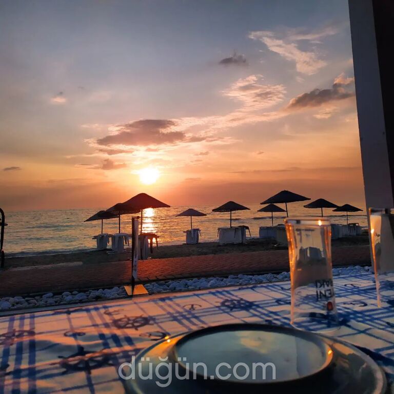 Emyr Beach Restaurant