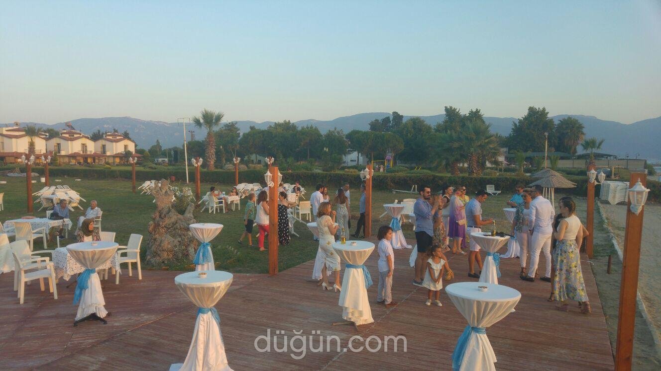 Emyr Beach Restaurant