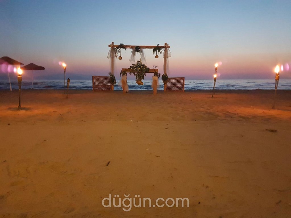 Emyr Beach Restaurant