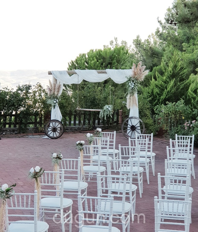 Reçine At Çiftliği