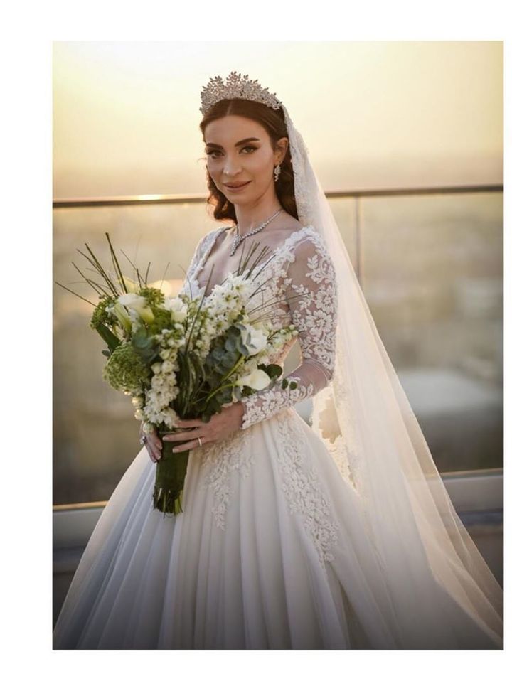 OZS 15 Prenses Kesim V Yaka Romantik Gelinlik