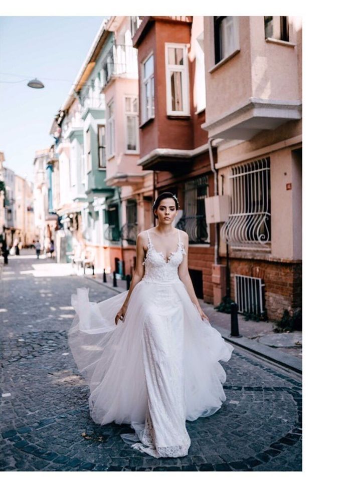 OZS 20 V Yaka Düz Kesim Göğüs Dekolteli Gelinlik