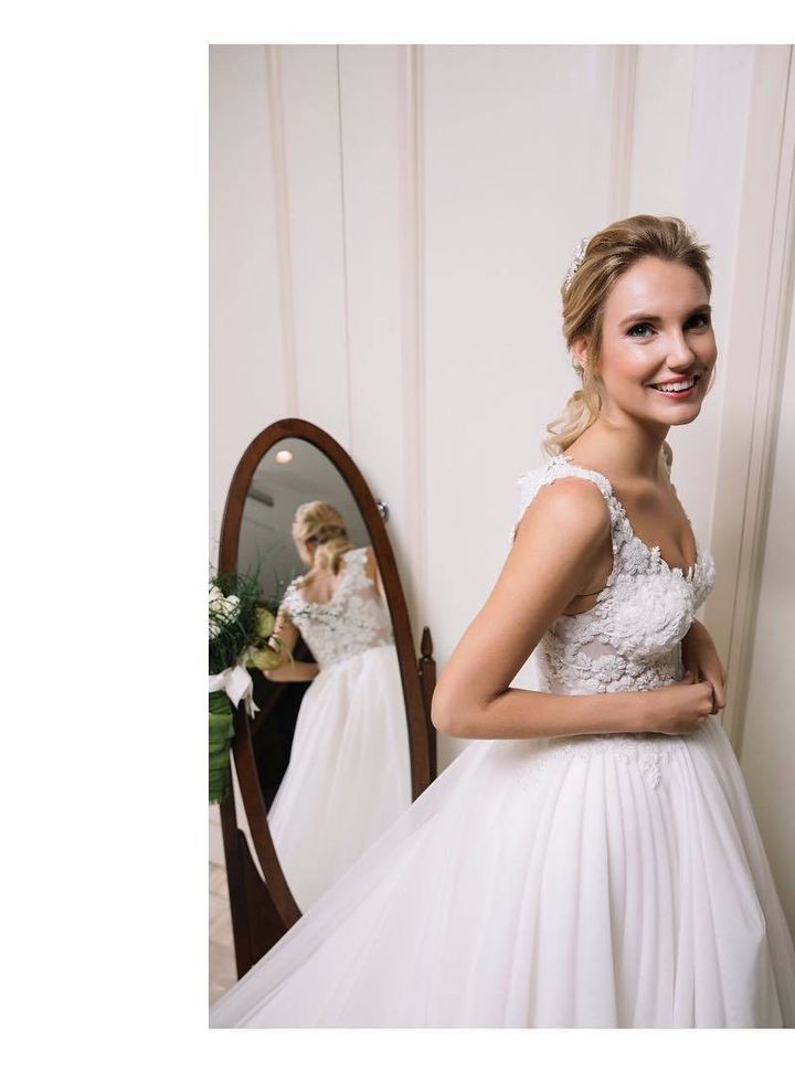 OZS 50 Prenses Kesim V Yaka Göğüs Dekolteli Gelinlik