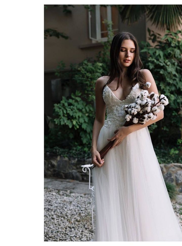 OZS 60 V Yaka Düz Kesim Göğüs Dekolteli Gelinlik