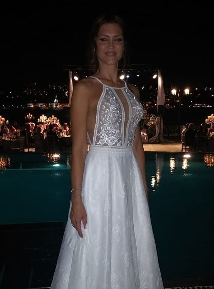 HKW 40 Sırt Dekolteli Halter Yaka Düz Kesim Gelinlik