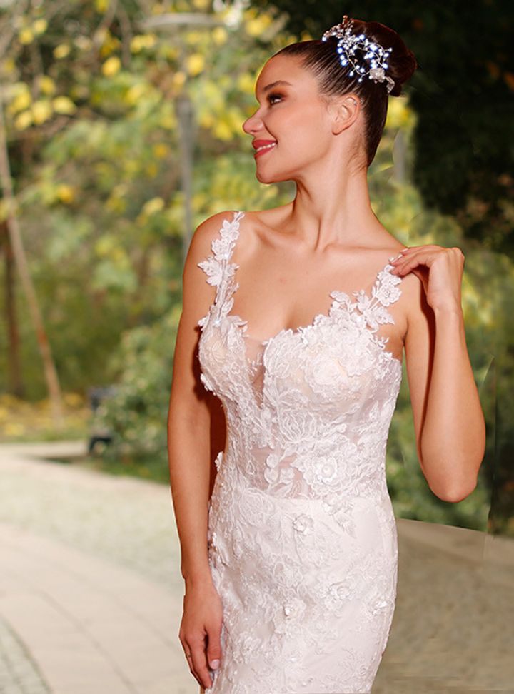 Roze  Balık Kesim Sırt Dekolteli V Yaka Gelinlik