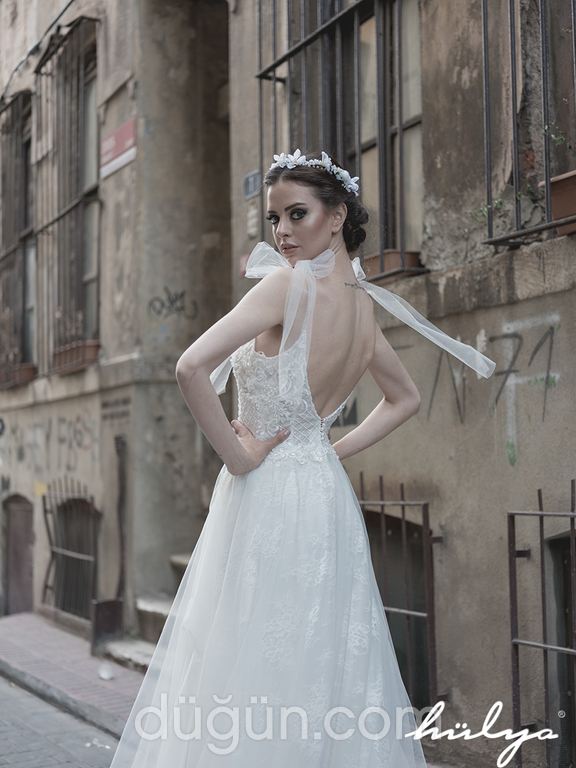 Begonya  Sırt Dekolteli V Yaka Düz Kesim Gelinlik 3