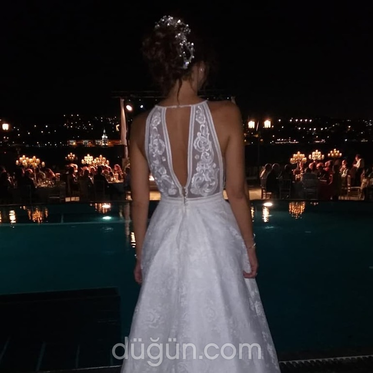 HKW 40 Sırt Dekolteli Halter Yaka Düz Kesim Gelinlik 1