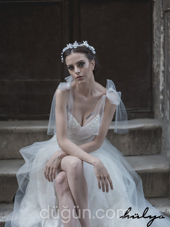 Begonya  Sırt Dekolteli V Yaka Düz Kesim Gelinlik 2