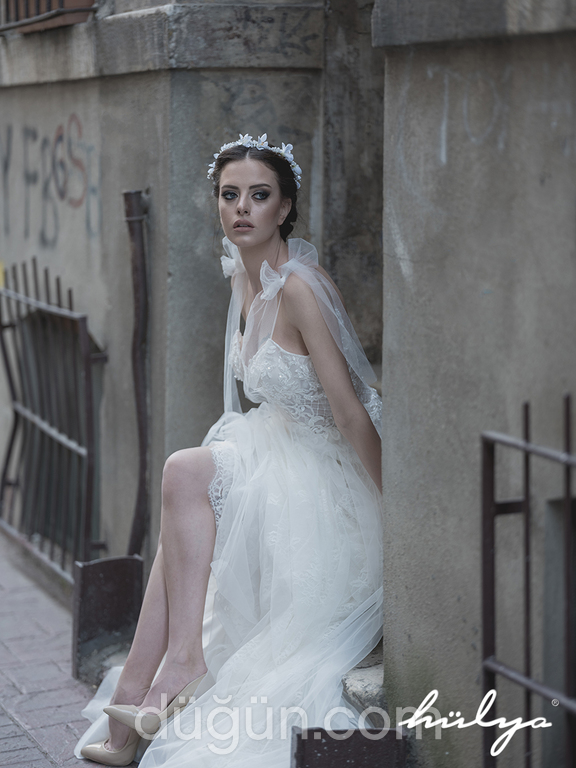 Begonya  Sırt Dekolteli V Yaka Düz Kesim Gelinlik 4