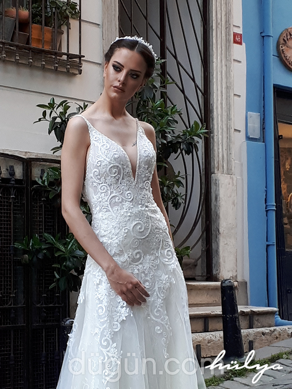 Valeria  Sırt Dekolteli V Yaka Düz Kesim Gelinlik 3