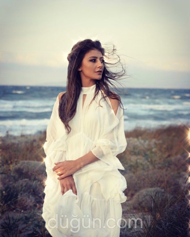 Ece Kaytan Wedding House