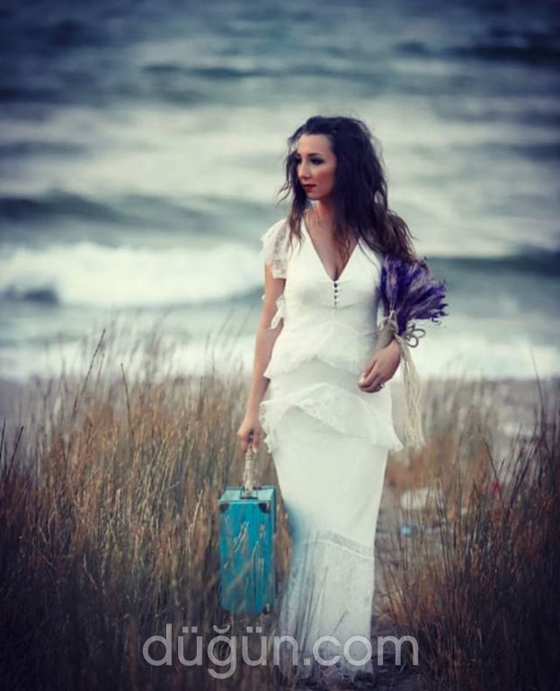 Ece Kaytan Wedding House