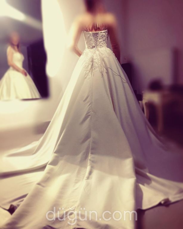 Ece Kaytan Wedding House