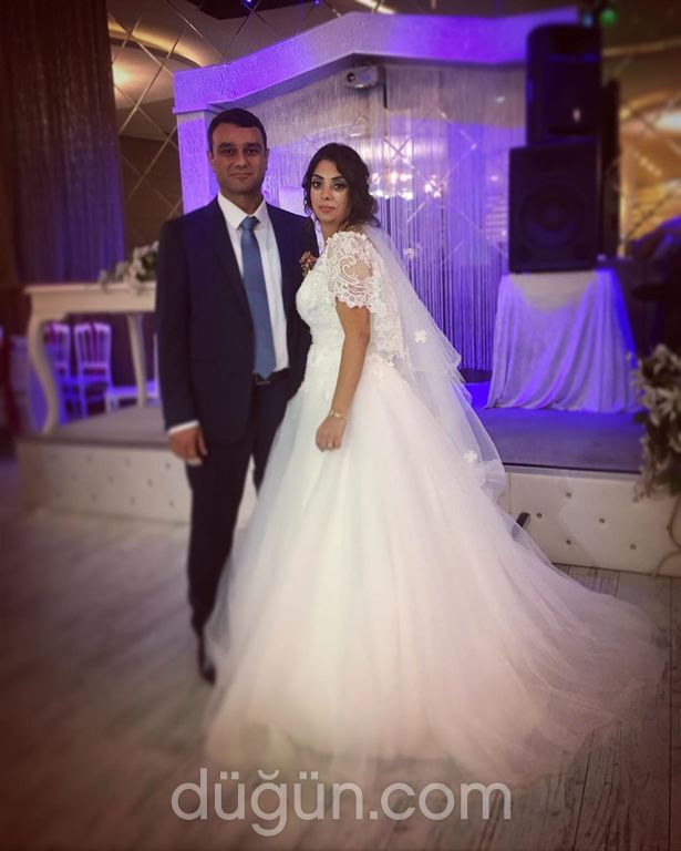 Ece Kaytan Wedding House