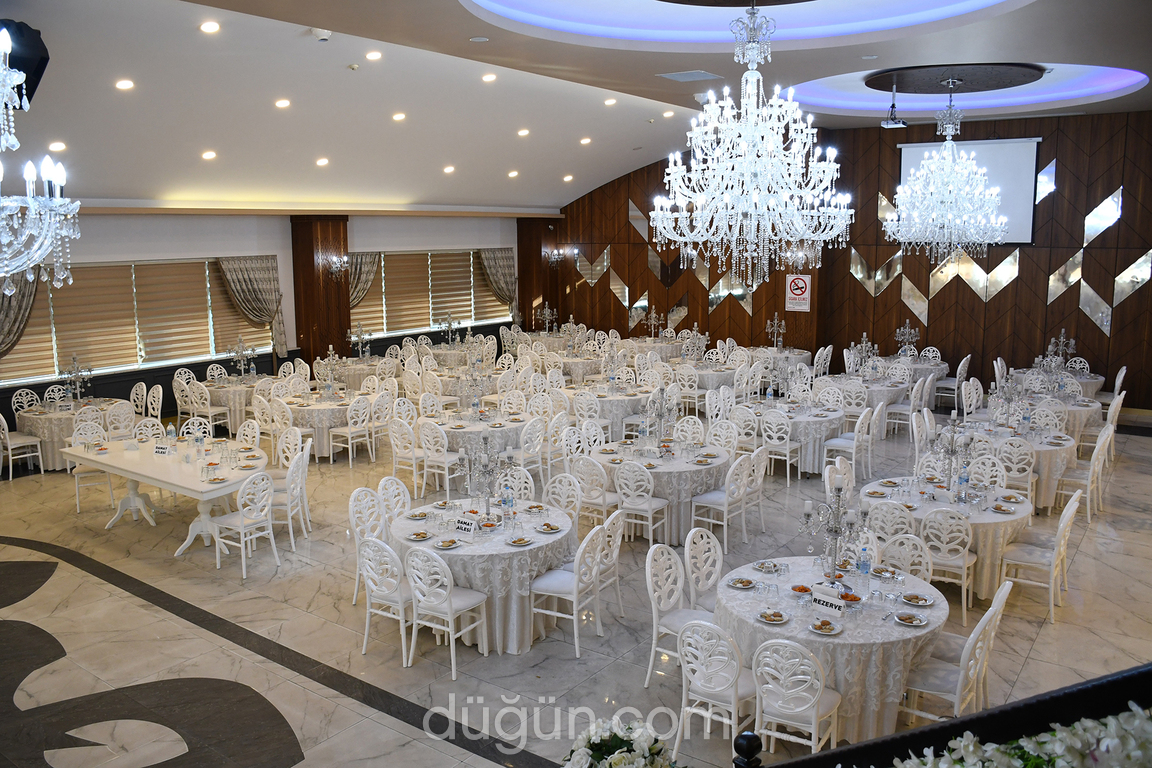 Salon S