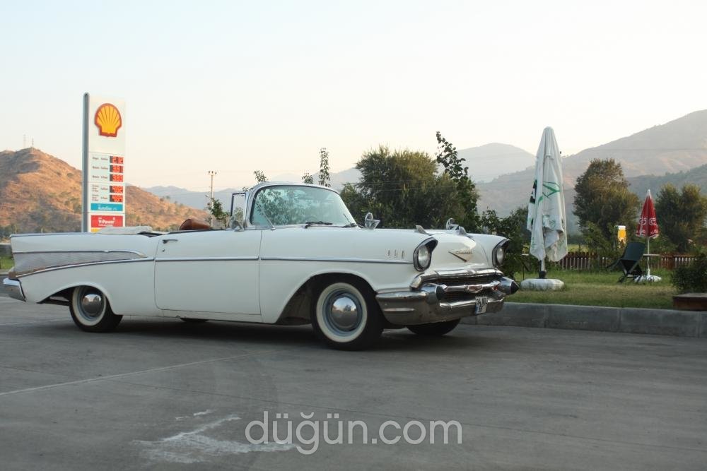 Antalya Beyaz Klasik Gelin Otomobili