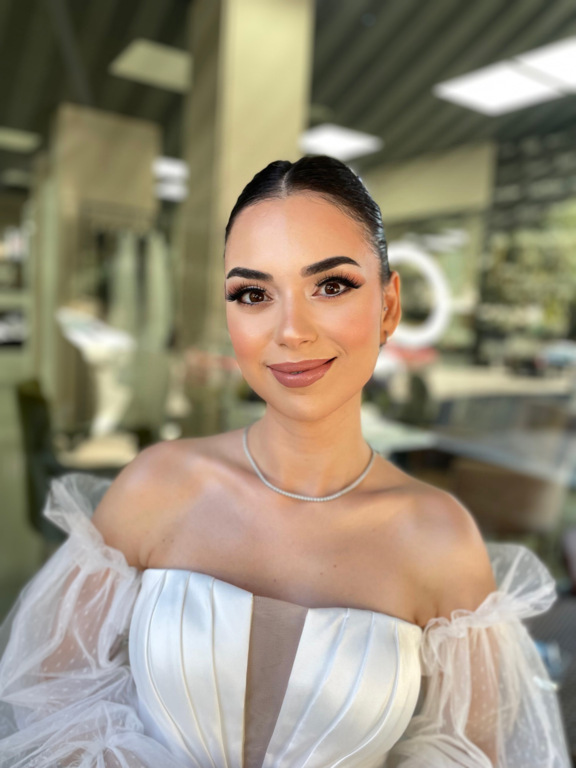 Eren Yılmaz Kuaför Ve Güzellik Merkezi