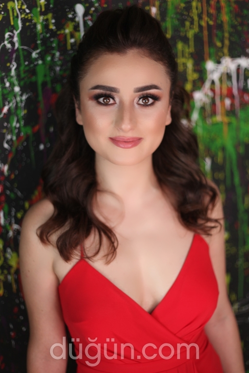 Yarım Toplu Nişan Saçı Modeli