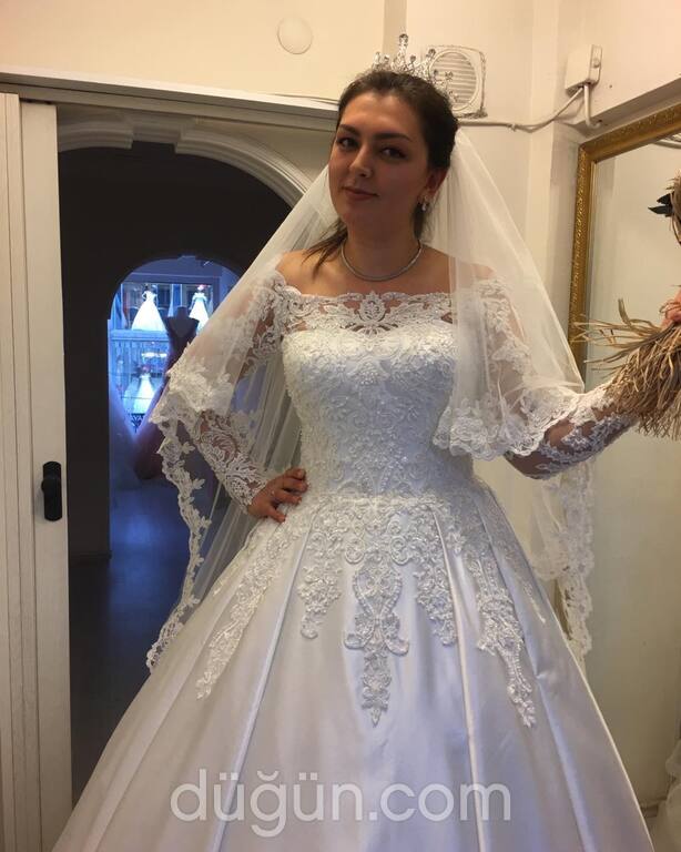 ERM 19 Prenses Kesim Düşük Omuz Göğüs Dekolteli Gelinlik 1