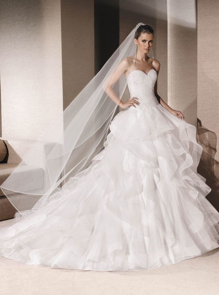 Derya Çelebi 34 Prenses Kesim Straplez Modern Gelinlik