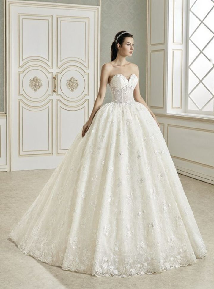 34017-084  Prenses Kesim Straplez Sırt Dekolteli Gelinlik