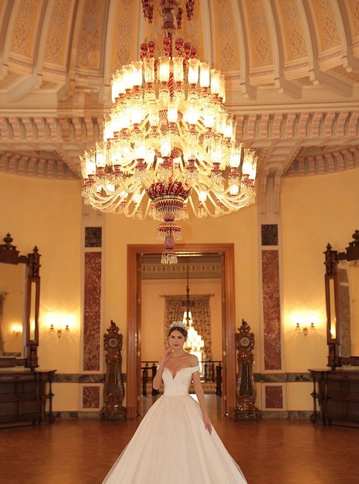 3096 Prenses Kesim Düşük Omuz Modern Gelinlik