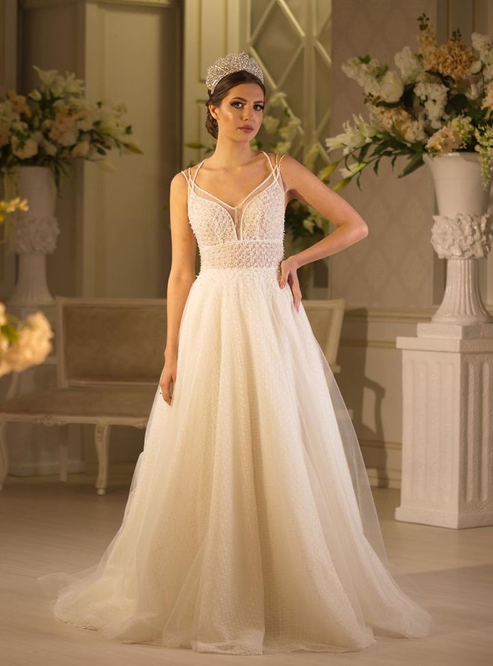 1165 A Kesim Sırt Dekolteli V Yaka Gelinlik