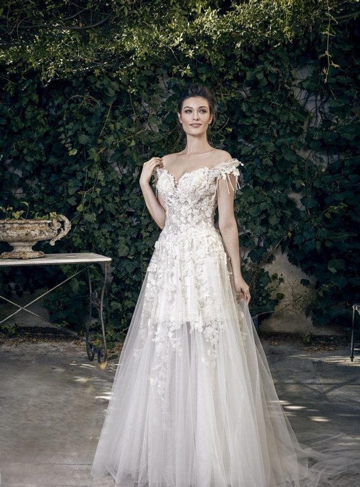 1003 A Kesim Sırt Dekolteli Düşük Omuz Gelinlik