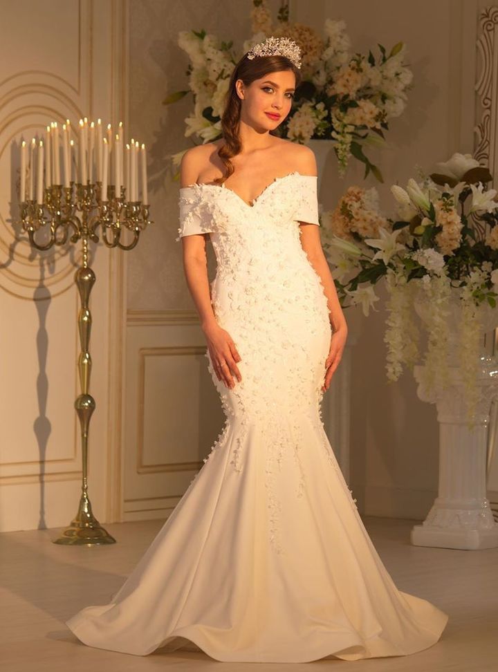 1173 Balık Kesim Sırt Dekolteli Düşük Omuz Gelinlik