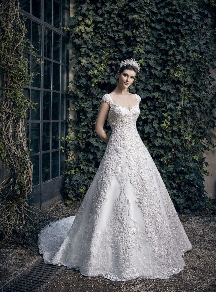 1012 A Kesim Sırt Dekolteli V Yaka Gelinlik