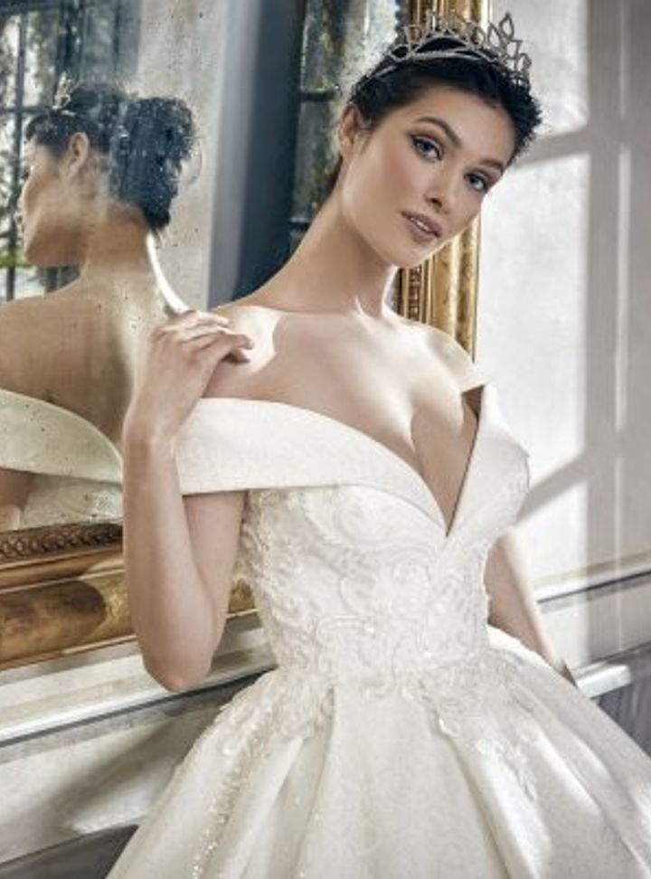 3049 Prenses Kesim Sırt Dekolteli Düşük Omuz Gelinlik