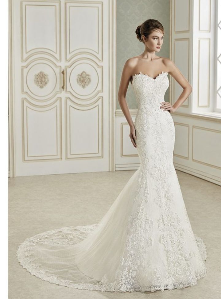 34017-006  Balık Kesim Straplez Sırt Dekolteli Gelinlik