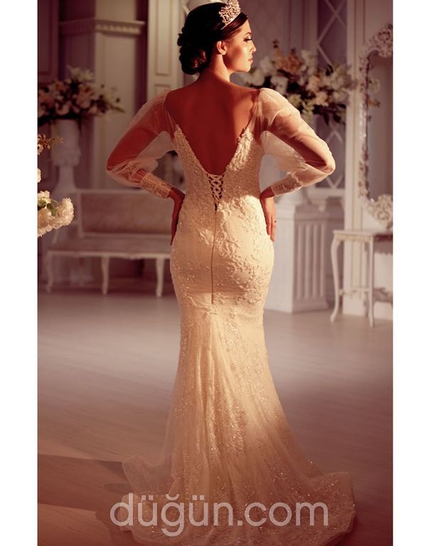 1222 Balık Kesim Sırt Dekolteli V Yaka Gelinlik 3