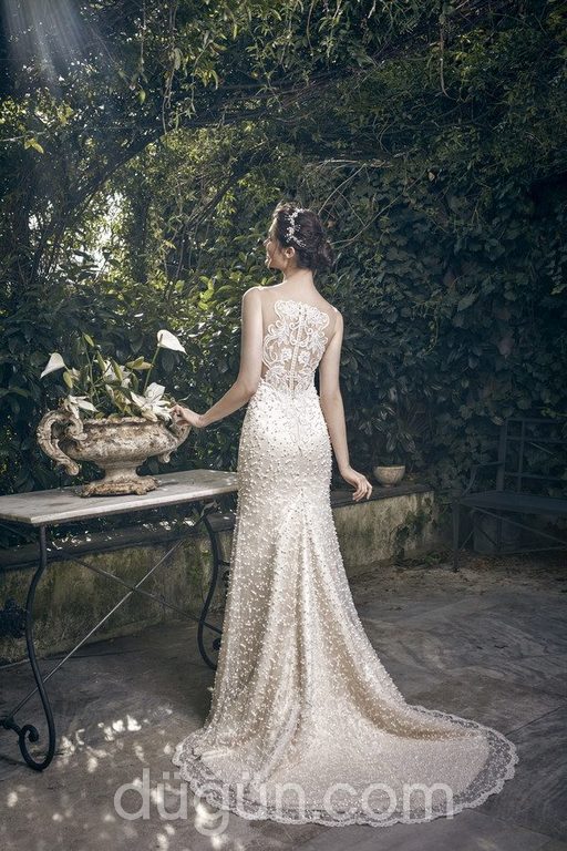 3014 Balık Kesim Sırt Dekolteli V Yaka Gelinlik 3