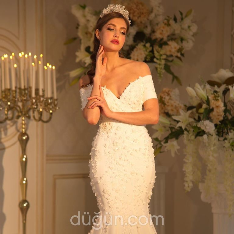 1173 Balık Kesim Sırt Dekolteli Düşük Omuz Gelinlik 4