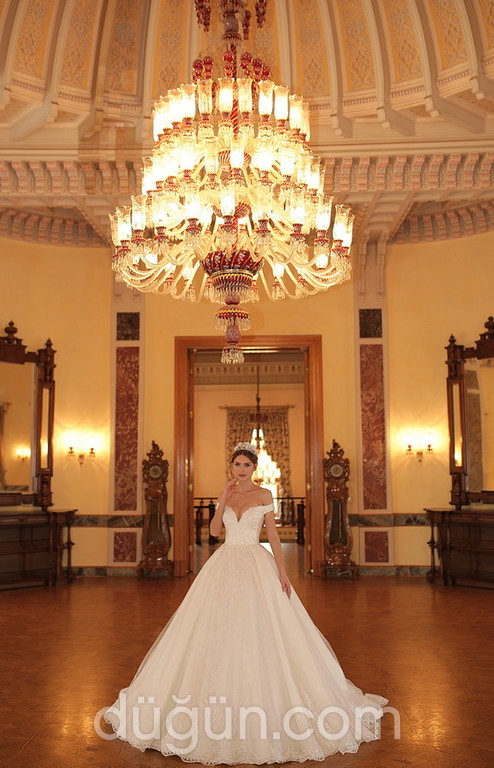 3096 Prenses Kesim Düşük Omuz Modern Gelinlik 3