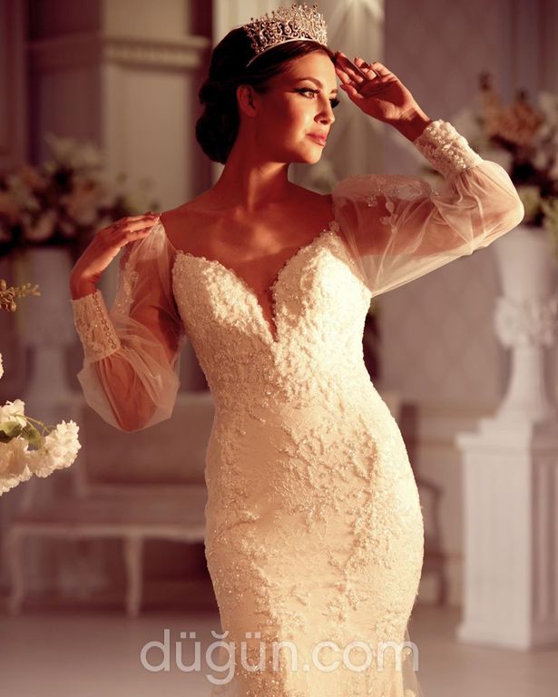 1222 Balık Kesim Sırt Dekolteli V Yaka Gelinlik 4