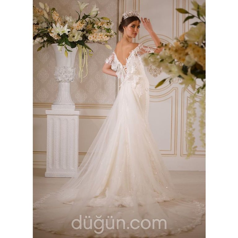 1206 Balık Kesim Sırt Dekolteli Düşük Omuz Gelinlik 2