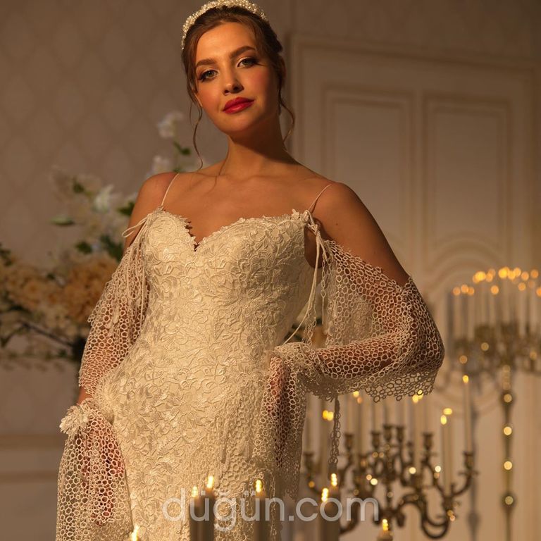 1194 Balık Kesim Straplez Sırt Dekolteli Gelinlik 3