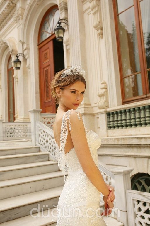 1100 Balık Kesim Straplez Sırt Dekolteli Gelinlik 1