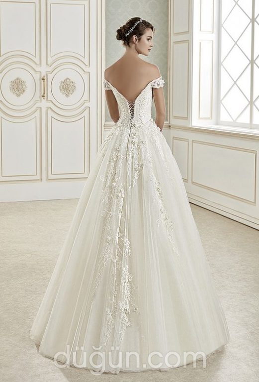 34017-132  A Kesim Sırt Dekolteli Düşük Omuz Gelinlik 1