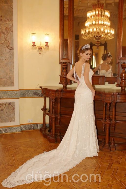 1100 Balık Kesim Straplez Sırt Dekolteli Gelinlik 2