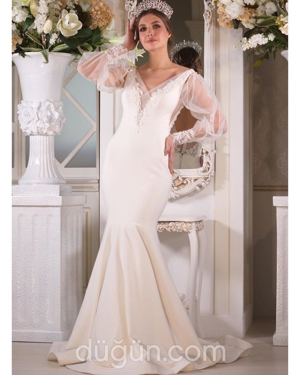 1219 Balık Kesim Sırt Dekolteli V Yaka Gelinlik 3